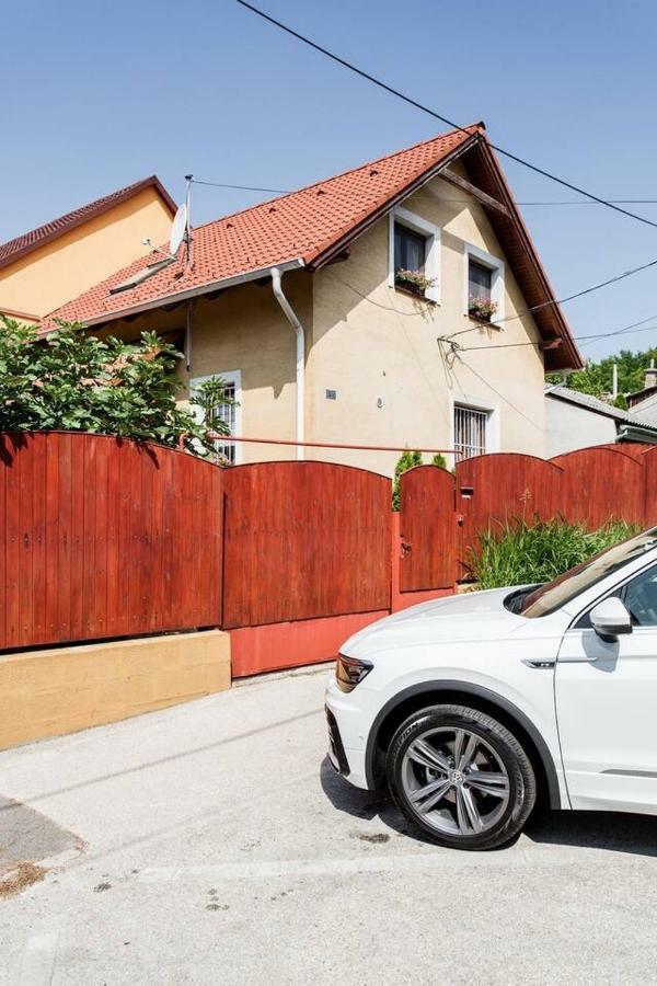 Luca Holiday House Budaors Luaran gambar